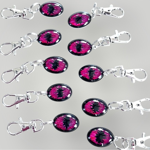 𝑯𝒂𝒏𝒅𝒎𝒂𝒅𝒆 Red/Fuchsia Dragon Eye Keychain w/Gift Bag - Picture 4 of 7